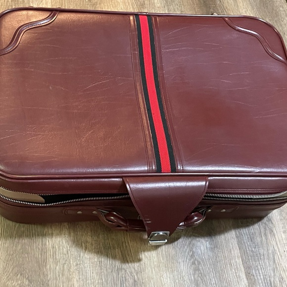 Vintage Travel Suitcase made in Korea unbranded Maroon With Red Stripe - Picture 1 of 10